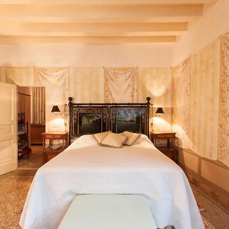Explore From A Sophisticated Hideaway In San Polo 아파트