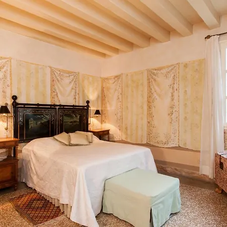 Explore From A Sophisticated Hideaway In San Polo *