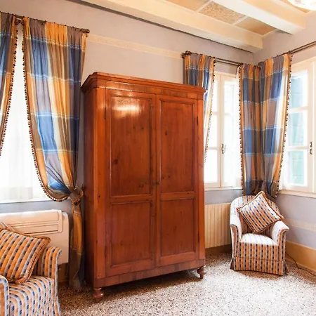 Apartament Explore From A Sophisticated Hideaway In San Polo Wenecja