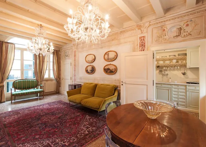 Apartament Explore From A Sophisticated Hideaway In San Polo *