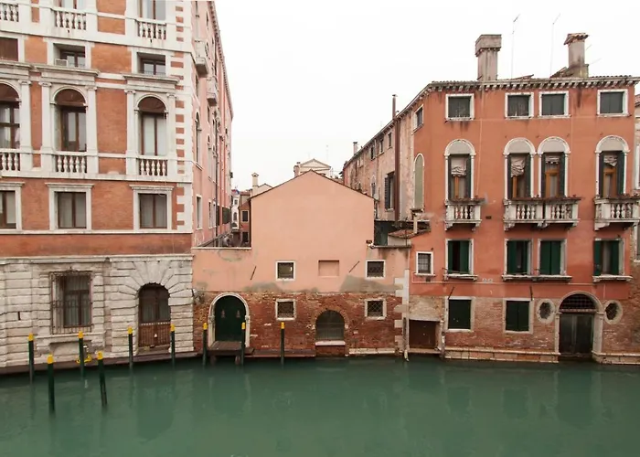 아파트 Explore From A Sophisticated Hideaway In San Polo 베니스