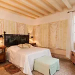 Explore From A Sophisticated Hideaway In San Polo *