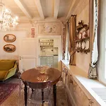 Lejlighed Explore From A Sophisticated Hideaway In San Polo *