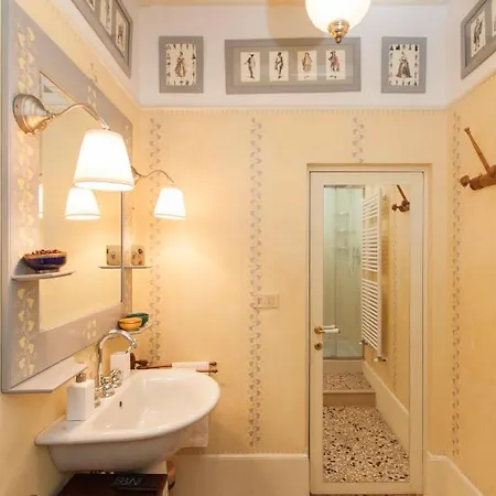 Апартаменты Explore From A Sophisticated Hideaway In San Polo