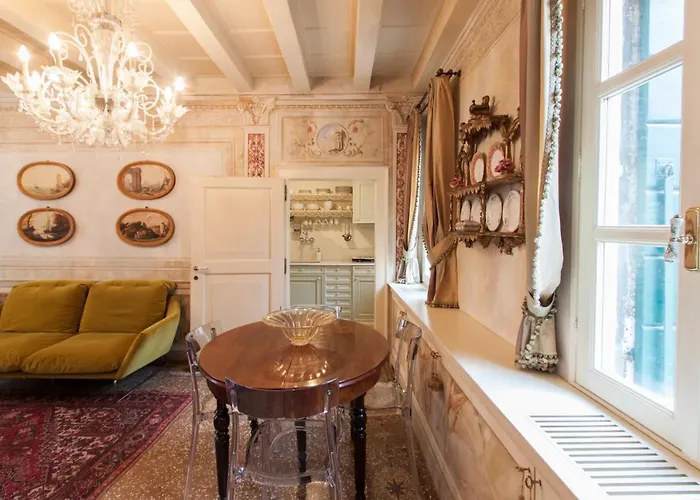 Apartment Explore From A Sophisticated Hideaway In San Polo *